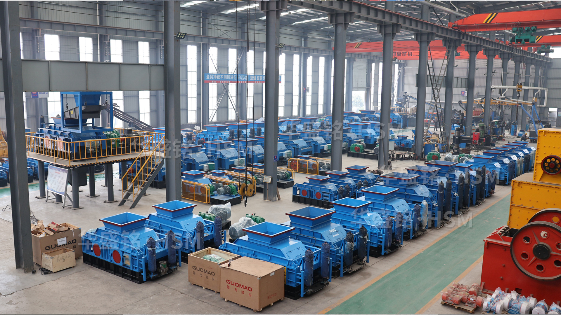 砂廠回料處理難？大型對(duì)輥破碎機(jī)助您成品率上升，成本直降降低